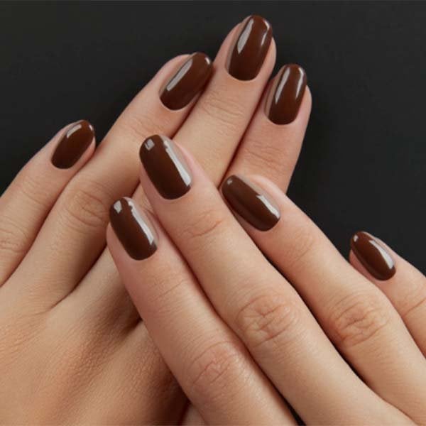 uñas marrones