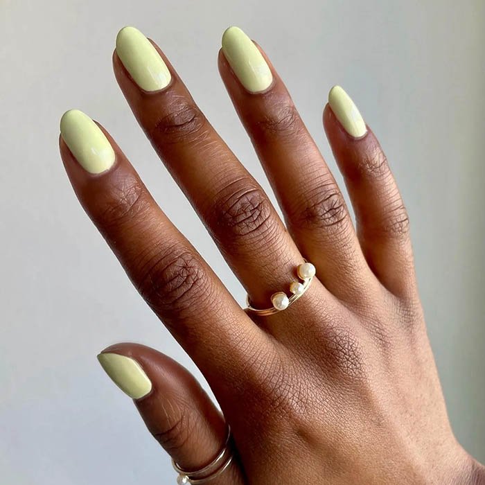 Uñas mate Essie