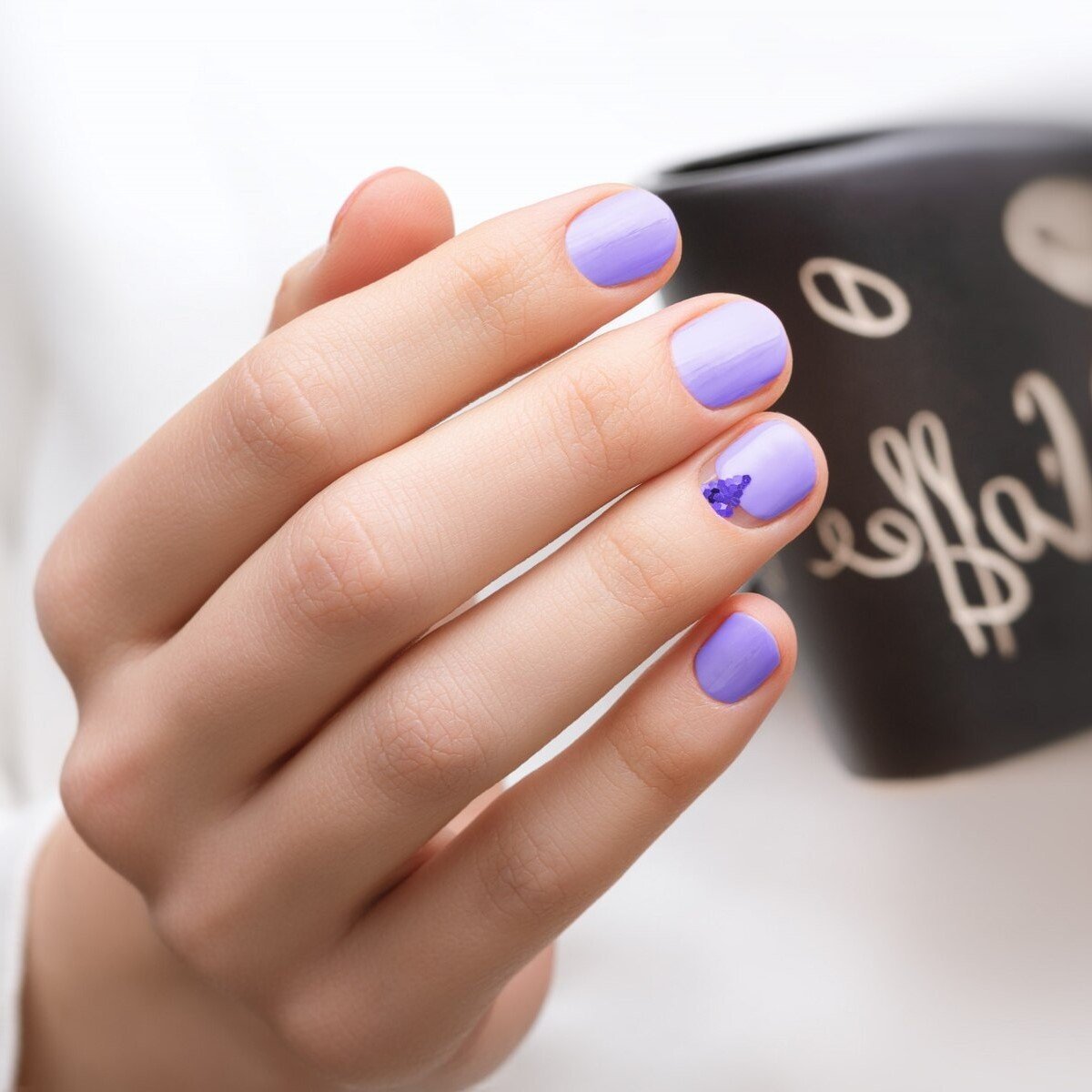 unas-morado-pastel
