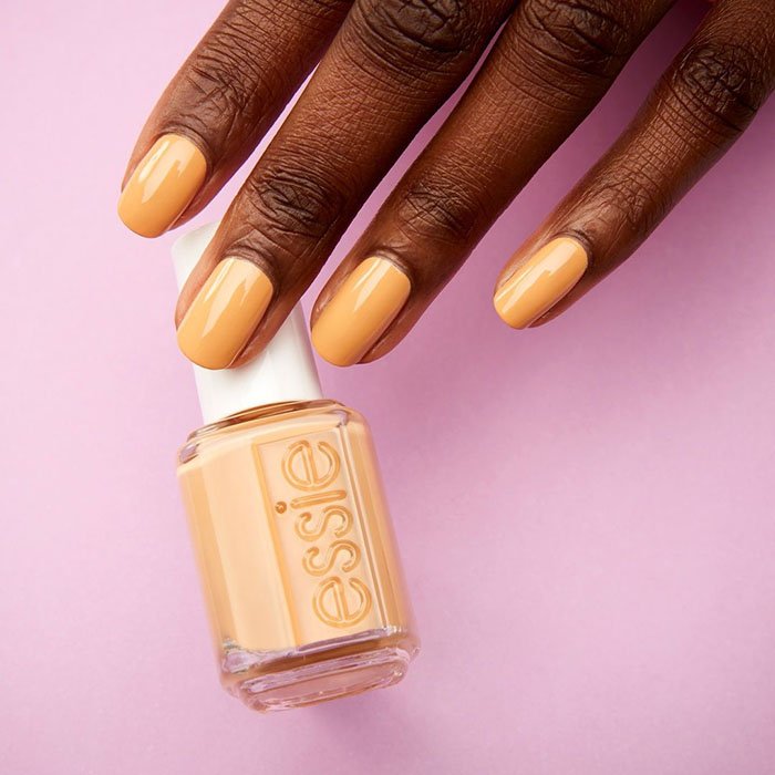 Uñas naranjas ESSIE