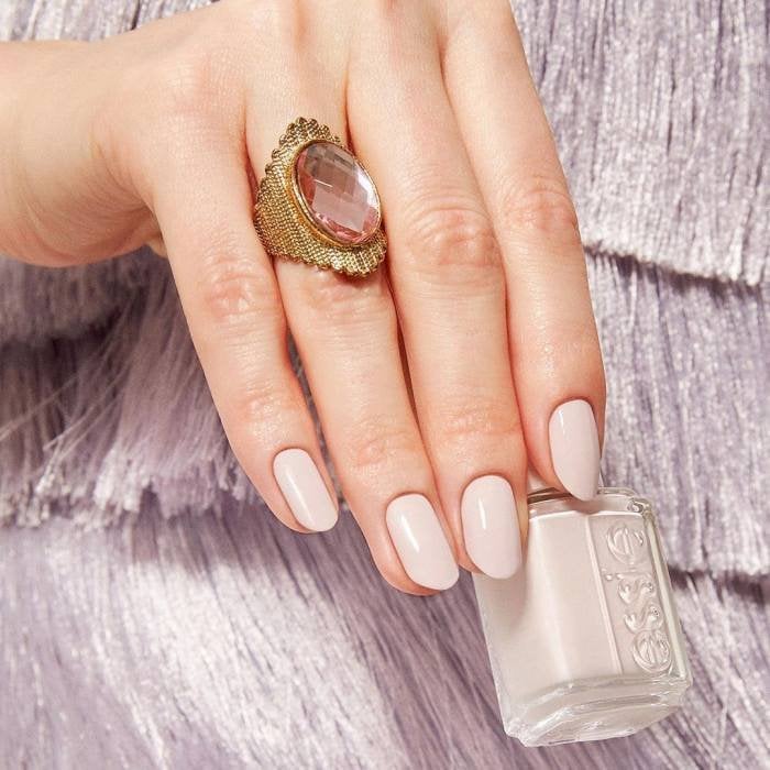 Diseños y estilo de uñas Old Money muy elegantes| Essie
