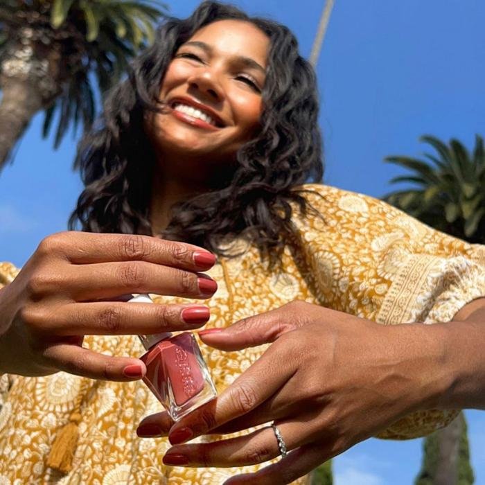 Diseños y esmaltes de uñas para ir a la playa | Essie