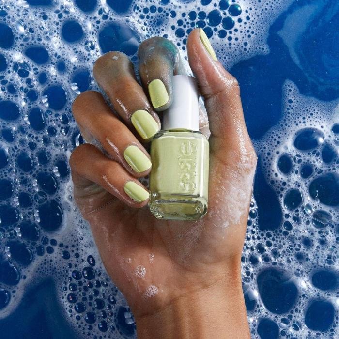 Diseños y esmaltes de uñas para ir a la playa | Essie