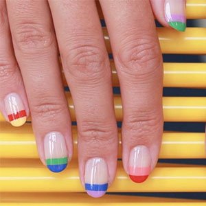 La manicura francesa no podía faltar entre tus uñas primavera-verano 2021. Un clásico que no para de reinventarse y que puedes clavar con los esmaltes de essie. ¡Que no falte el tono Lilacism!