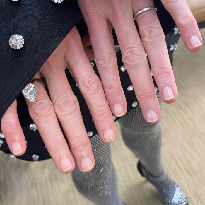 Cómo prevenir las uñas rotas en capas| Essie