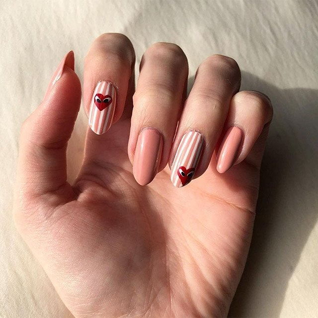 Inspírate con estas uñas de San Valentín y hazlas realidad con la amplísima colección de esmaltes de essie.