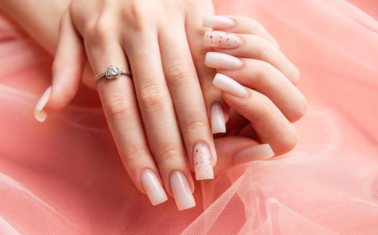Uñas coffin: la forma más trendy del momento