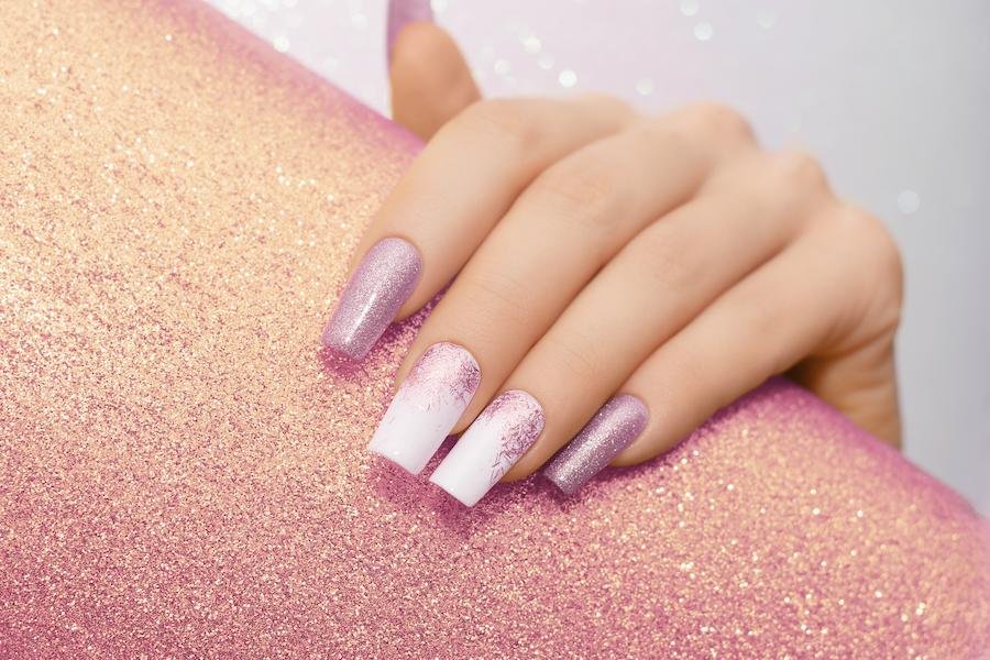 unas de gel o acrilicas