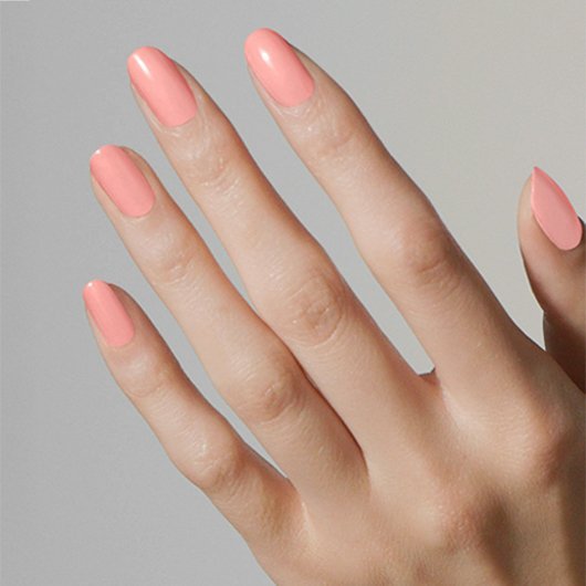 coleccion_essie_x_blanca_nieves_de_disney_good-no-prince-needed-hand