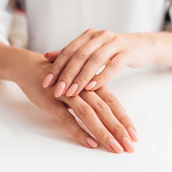 uñas para novias elegantes