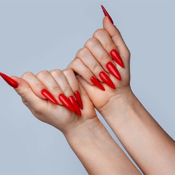 uñas stiletto largas